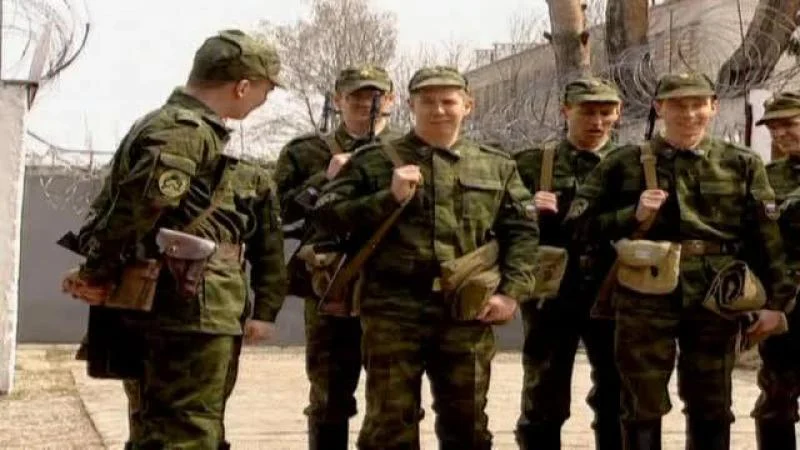 Кадры из сериала Солдаты (2004)